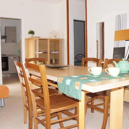 Apartment In 25084 *